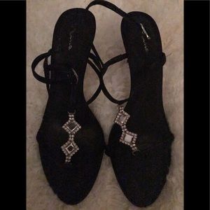Nina rhinestone elegant preloved dress shoes.
